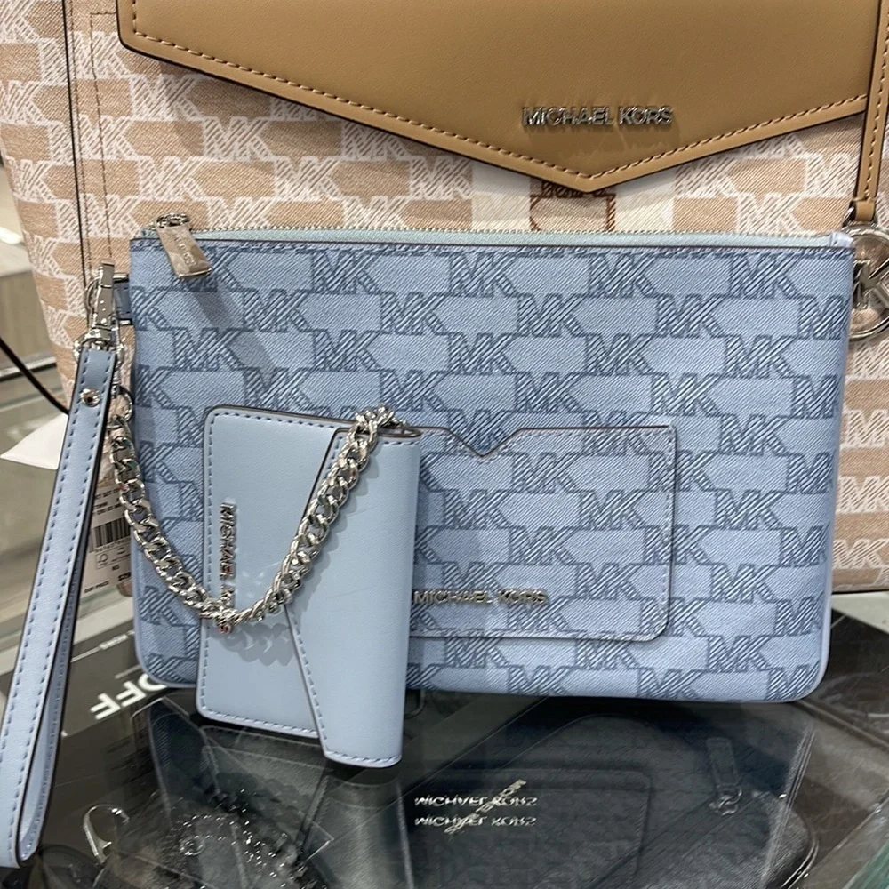 MICHAEL KORS JET SET ITEM LG 2 in 1 CARD CASE & WRISTLET Pale Blue NWT